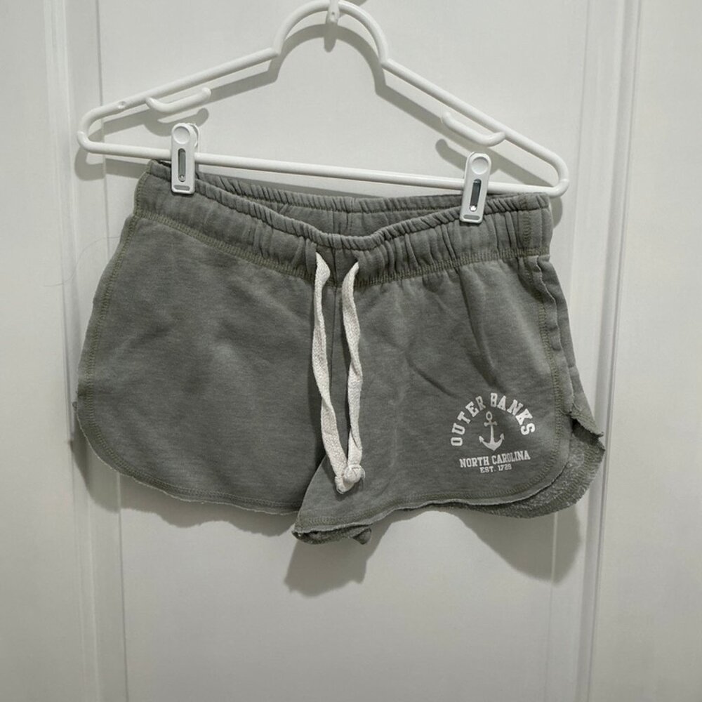 OuterBanks NC Girl's shorts, size M